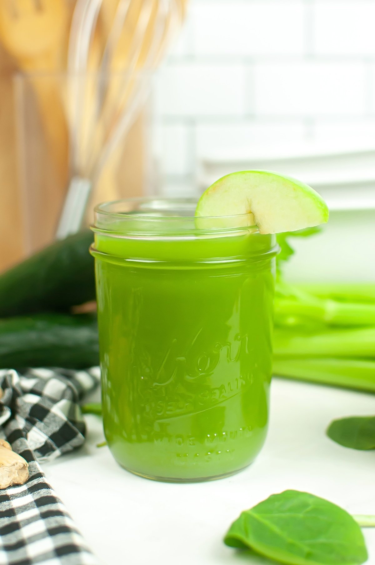 Easy Celery Cucumber Juice