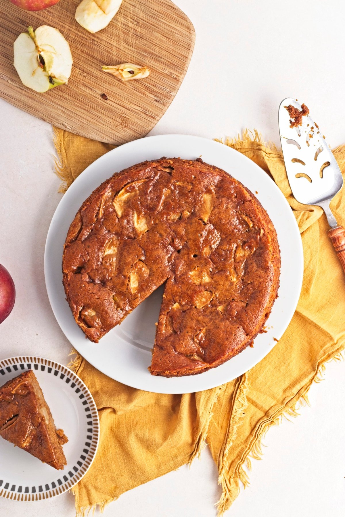 Moist Einkorn Apple Cake