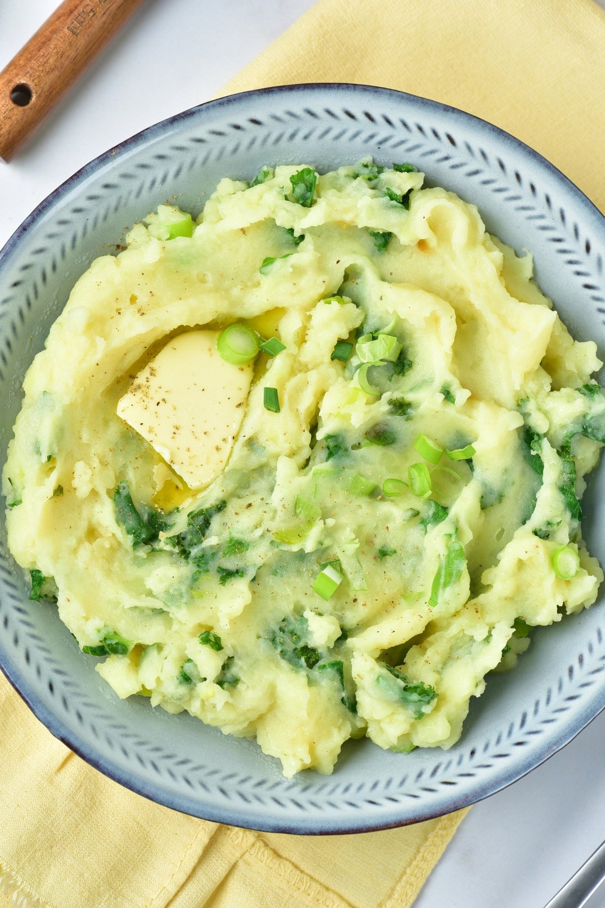 Mashed potatoes with green onions and kale